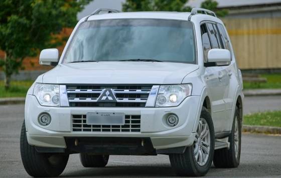 MITSUBISHI PAJERO FULL 3.2 HPE 4X4 16V TURBO INTERCOOLER DIESEL 4P AUTOMÁTICO